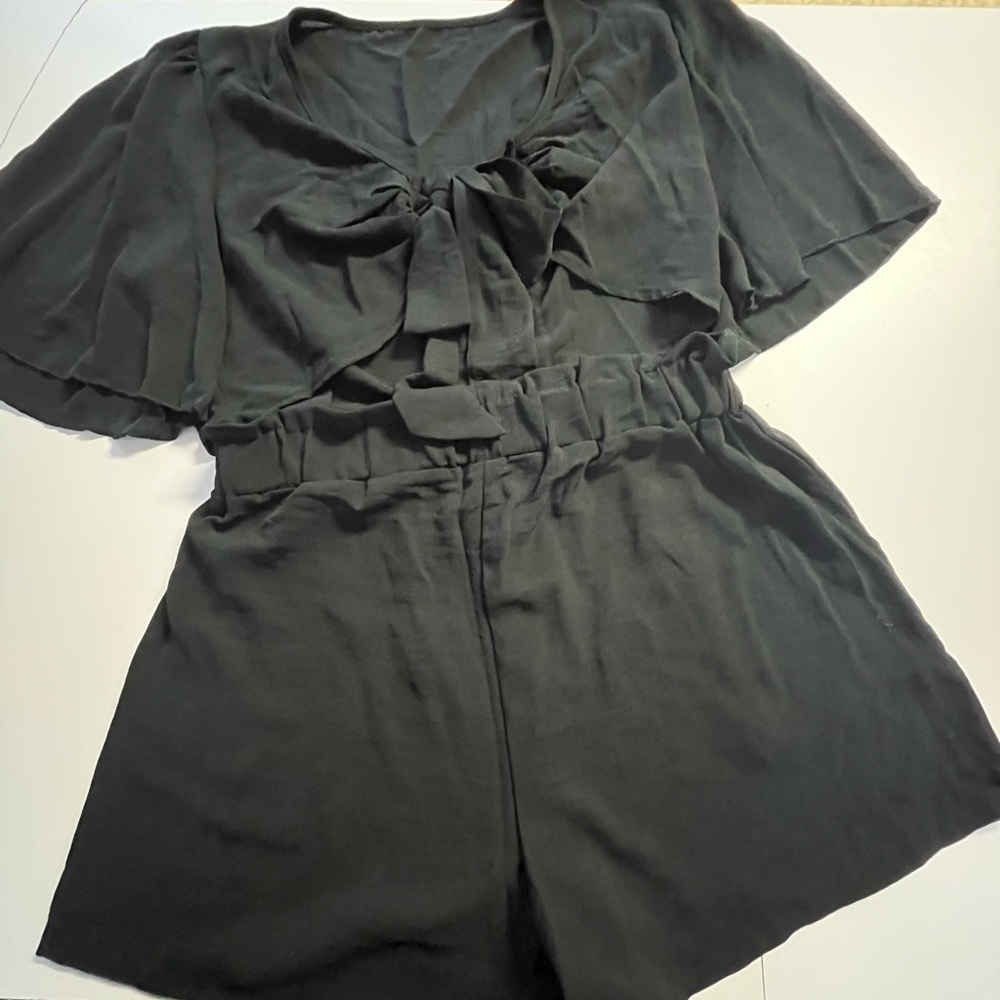 Black Short Sleeve Set with Bow Detail